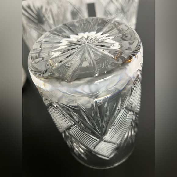 Set of 6 Beautiful Glass-Cut Short Glasses. - Picture 5 of 7